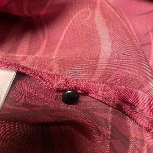 Covington Woman long sleeve top with rounded neck has leaf design size 20-22W - Picture 10 of 10